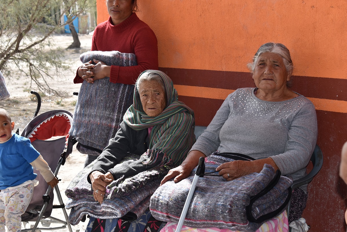 INTENSIFICA DIF PROGRAMA DE ENTREGA DE COBIJAS EN ZONA RURAL | Sistema ...