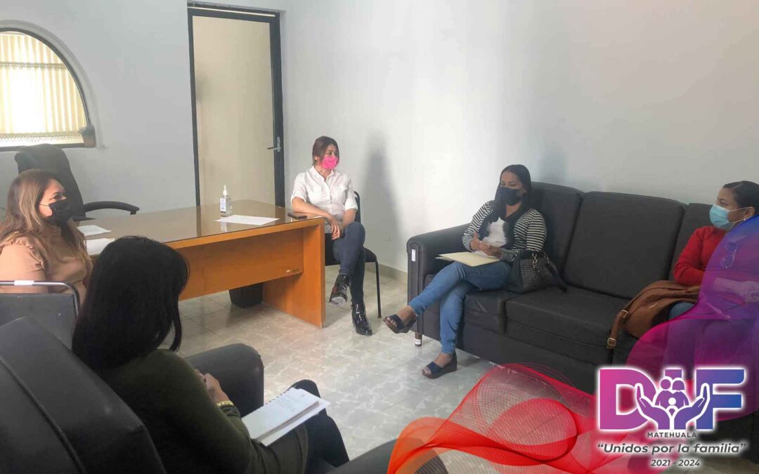 Reunión en la conmemoración de la erradicación de la violencia de genero