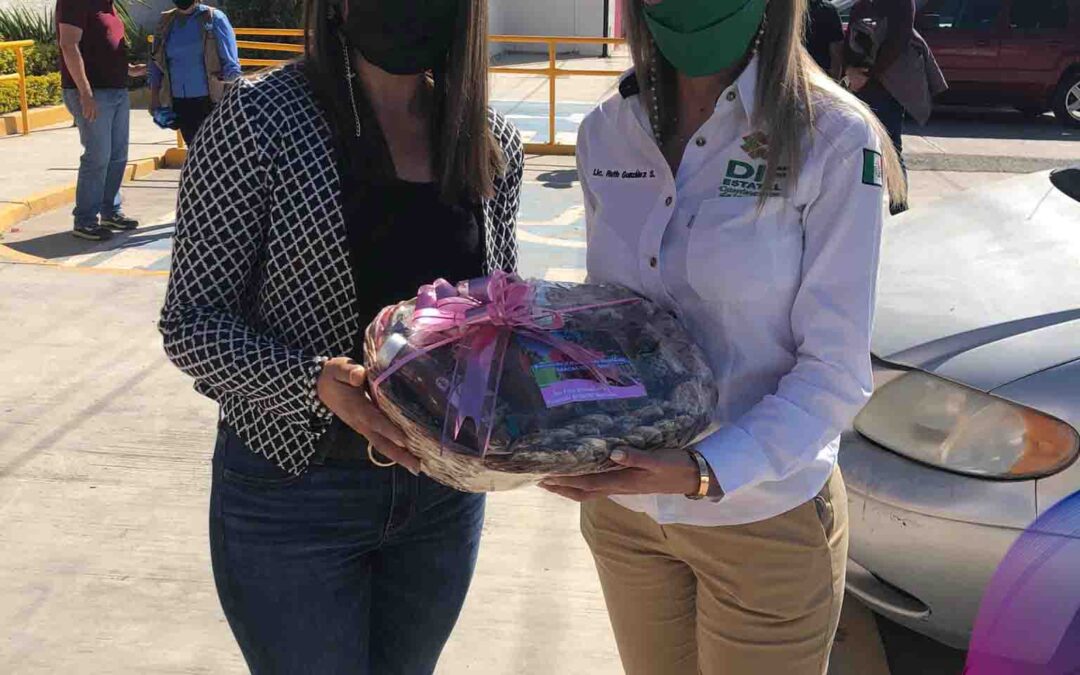 Sra. Paula Méndez García acompañó en su recorrido por las instalaciones del Centro de Rehabilitación Integral CRI a la Lic. Ruth González Silva.
