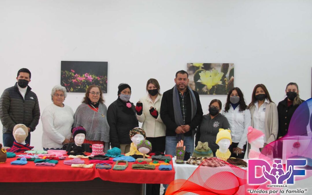 CLAUSURAN CURSO DE TEJIDO DE ESTAMBRE EN DIF MATEHUALA.