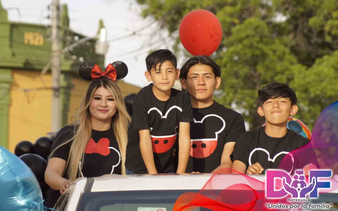 ASÍ SE VIVIÓ EL DESFILE DEL DÍA DEL NIÑO Y LA NIÑA