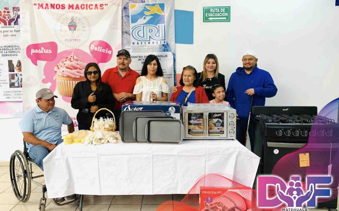 Presidenta del Sistema Municipal DIF entrega equipos electrodomésticos