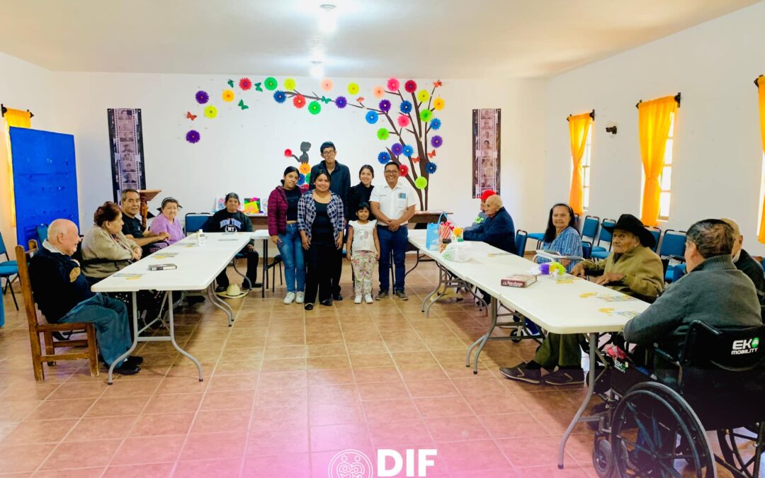 Estudiantes de la Universidad Intercultural de Matehuala promueven convivencia con adultos mayores