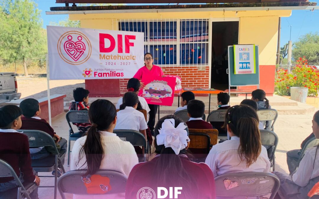 El Sistema Municipal DIF ofrece plática preventiva de higiene bucal en la primaria José María Morelos y Pavón de la Comunidad de Vivorillas