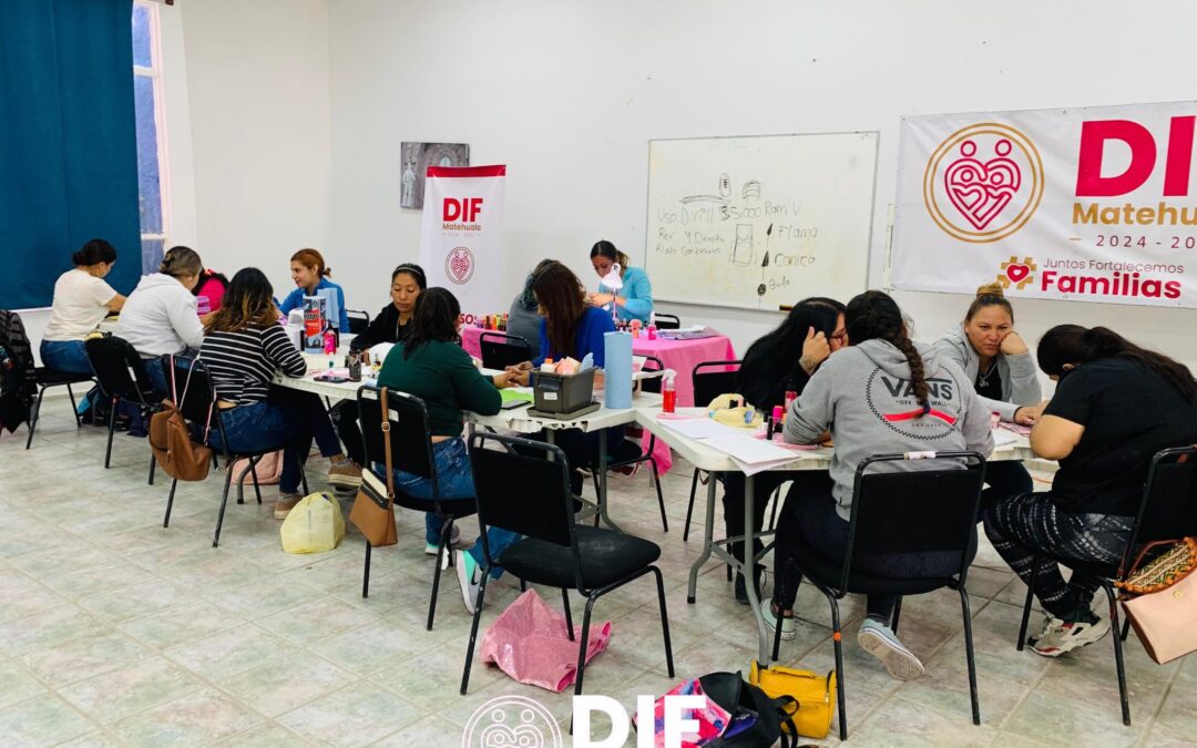 Arranca con Éxito el “Curso de Uñas DIF” en su Primer Día de Prácticas