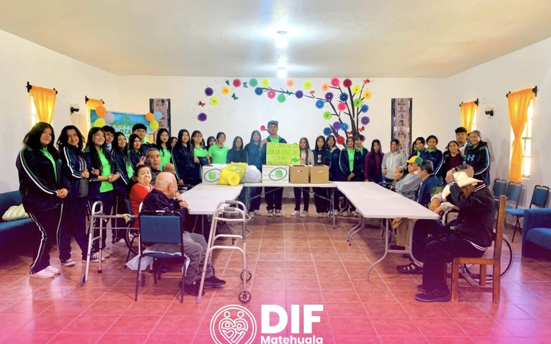 Alumnos del CONALEP fortalecen lazos con adultos mayores en emotivo encuentro en el Asilo de Ancianos