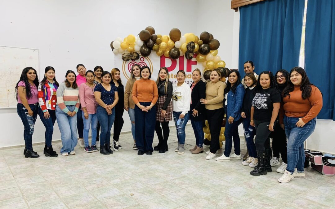 Con gran éxito concluye el curso de uñas organizado por el DIF Municipal de Matehuala